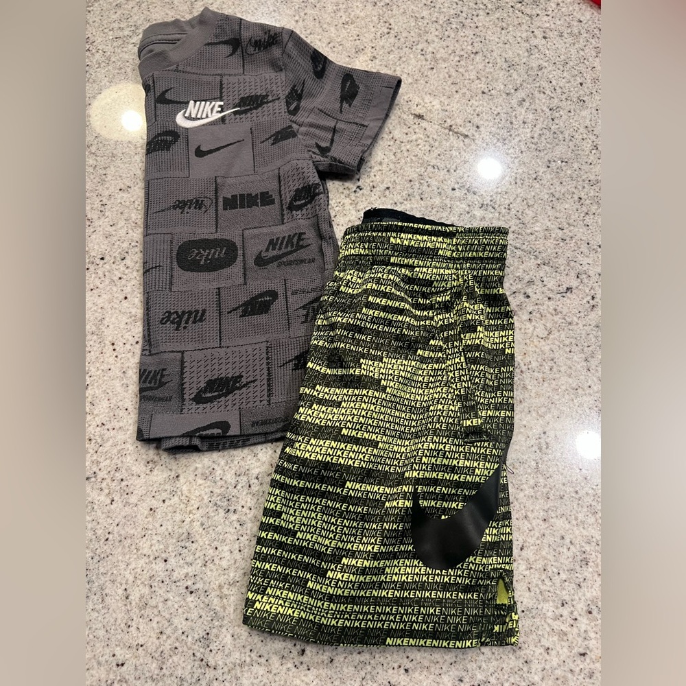 Nike Outfit Shorts and Shirt Toddler Boy 3T